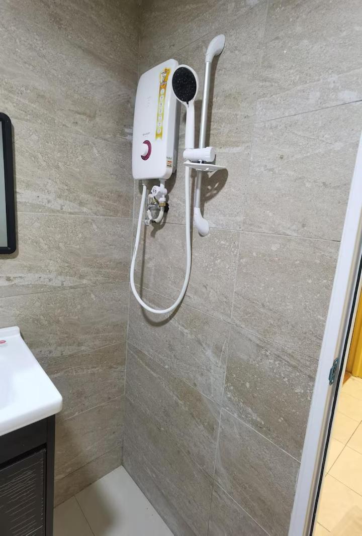 Pangsapuri 3 10 Pax Vka Near Lrt Axiata Bkt-jalil Imu Apu *